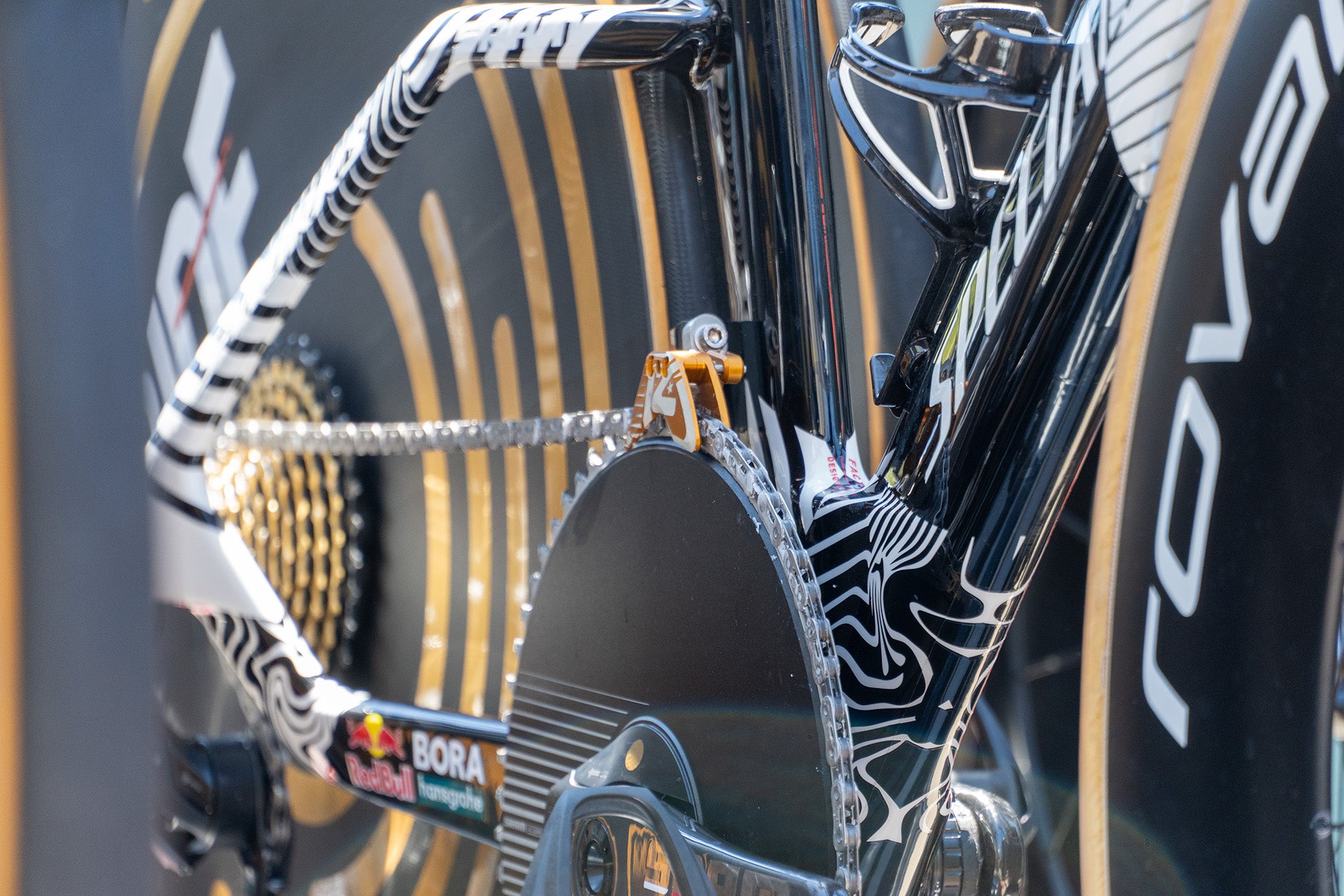 K-EDGE chain catcher on Remco Evenepoel's Redbull BORA time trial bike